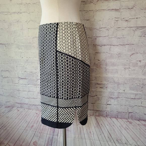 J. Crew Cream & White Quilt Look Paneled Pencil Skirt Size 10 - Picture 4 of 11